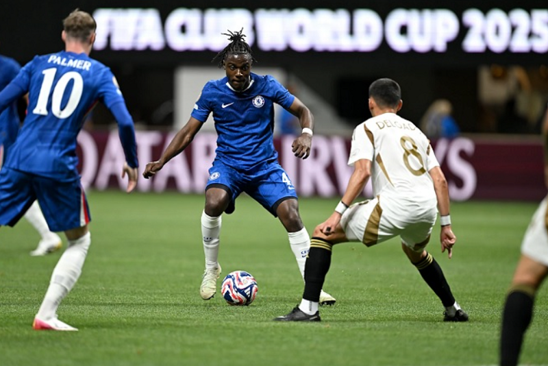 chelsea-doi-mat-an-phat-tu-fifa-vi-y-dinh-xoay-tua-doi-hinh-tai-club-world-cup